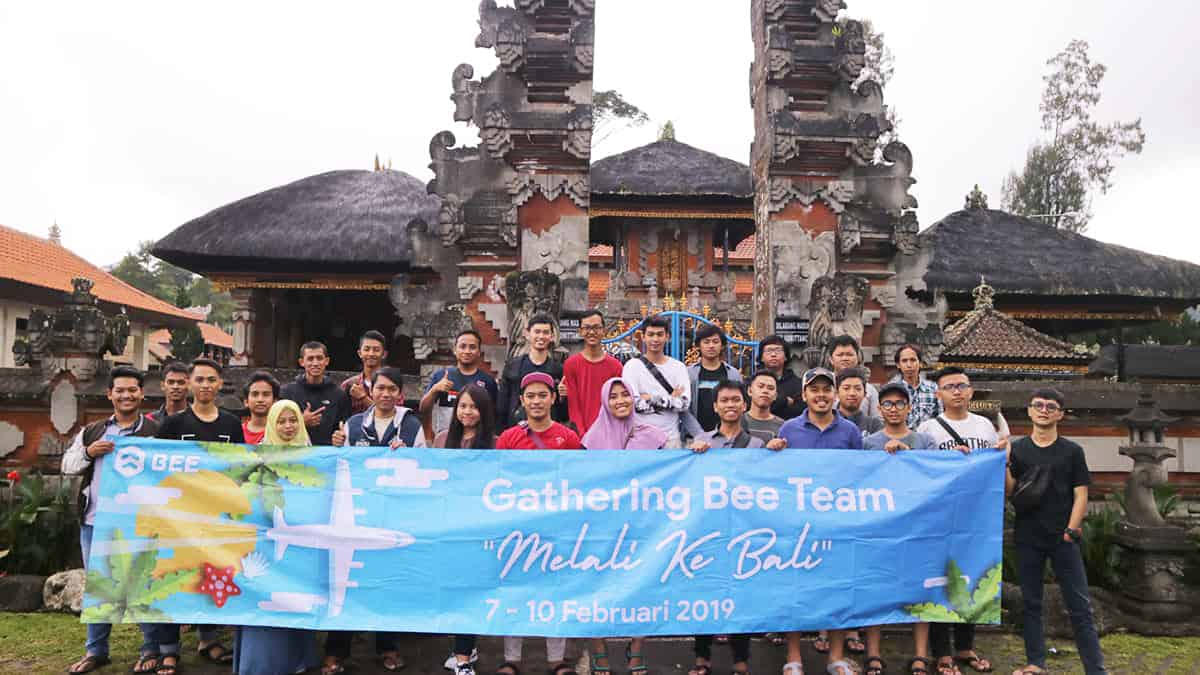 Liburan Bee