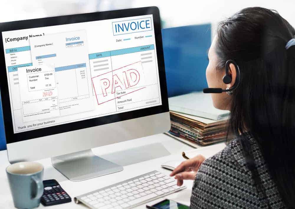 software-akuntansi-memudahkan-pembuatan-invoice