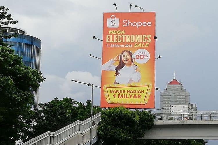 Contoh Iklan Billboard Di Jalan