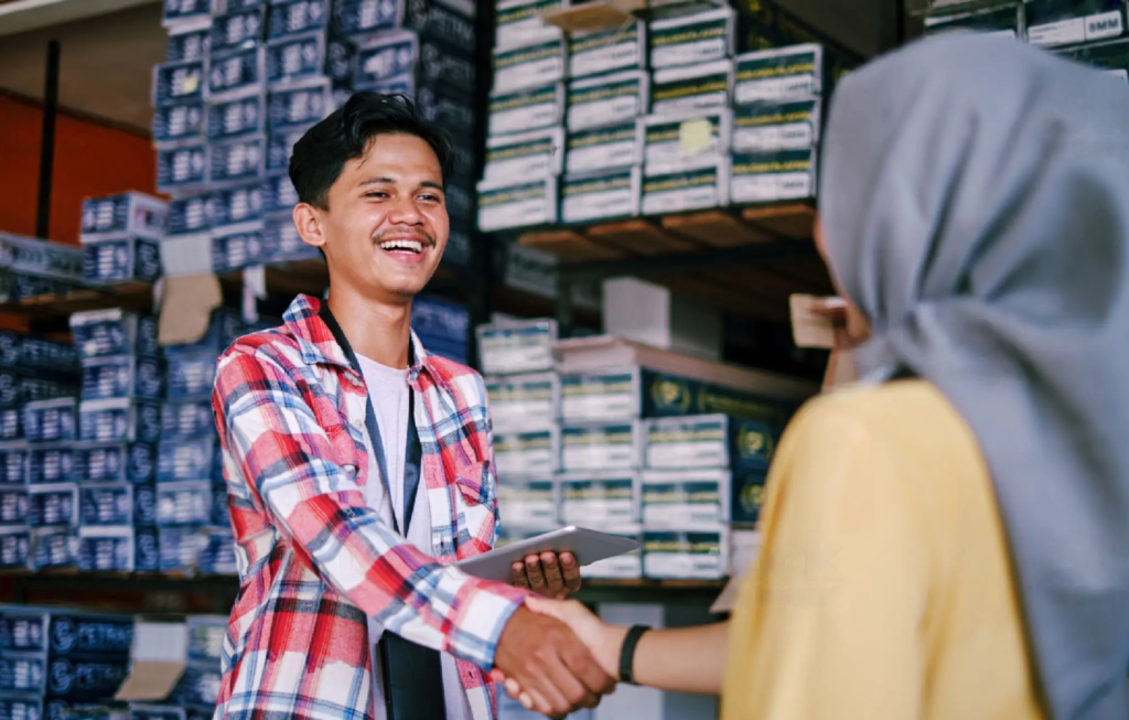 Mengembangkan usaha menengah UKM