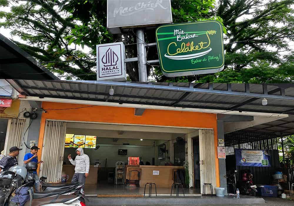 Tampak Depan Kedai Mie Bakar Celaket2